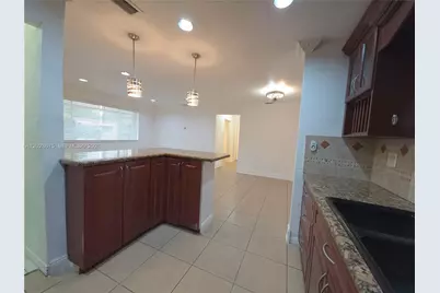 8420 NW 10th St, Pembroke Pines, FL 33024 - Photo 9