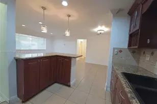 8420 NW 10th St, Pembroke Pines, FL 33024 - Photo 9