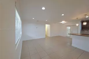 8420 NW 10th St, Pembroke Pines, FL 33024 - Photo 5