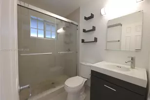 8420 NW 10th St, Pembroke Pines, FL 33024 - Photo 17