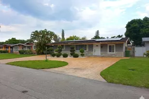 8420 NW 10th St, Pembroke Pines, FL 33024 - Photo 3