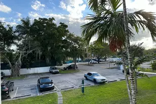 492 NW 165th St Rd, Miami, FL 33169 - Photo 7