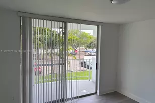 492 NW 165th St Rd, Miami, FL 33169 - Photo 21