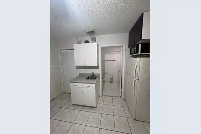 2232 W 74th Ter #40C, Hialeah, FL 33016 - Photo 5