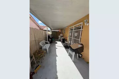 2232 W 74th Ter #40C, Hialeah, FL 33016 - Photo 7