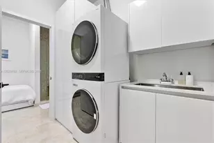 88 SW 7th St, Miami, FL 33130 - Photo 65