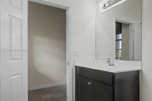 215 SE 37th Pl, Homestead, FL 33033 - Photo 15