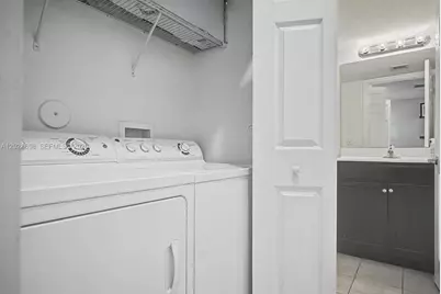 215 SE 37th Pl, Homestead, FL 33033 - Photo 11