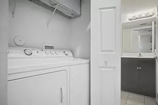 215 SE 37th Pl, Homestead, FL 33033 - Photo 11