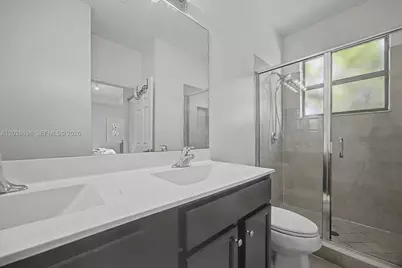 215 SE 37th Pl, Homestead, FL 33033 - Photo 21