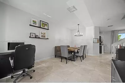 215 SE 37th Pl, Homestead, FL 33033 - Photo 3