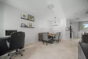 215 SE 37th Pl, Homestead, FL 33033 - Photo 3