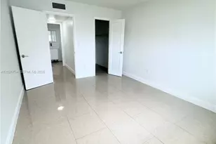 8110 Sunrise Lakes Blvd, Sunrise, FL 33322 - Photo 9
