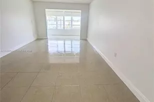 8110 Sunrise Lakes Blvd, Sunrise, FL 33322 - Photo 5