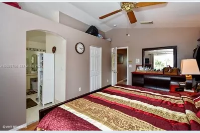 19409 NW 24th Pl, Pembroke Pines, FL 33029 - Photo 61