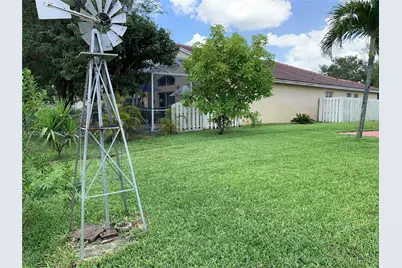 19409 NW 24th Pl, Pembroke Pines, FL 33029 - Photo 31