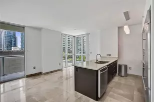 55 SE 6th St, Miami, FL 33131 - Photo 7