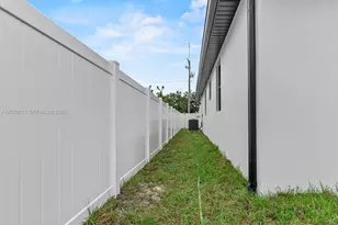 8210 N Elmer St, Tampa, FL 33604 - Photo 37