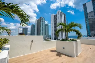 321 NE 26th St, Miami, FL 33137 - Photo 11