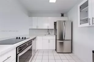 100 Bayview Dr, Sunny Isles Beach, FL 33160 - Photo 15