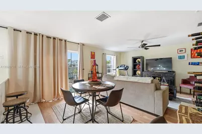 14000 Langley Pl, Davie, FL 33325 - Photo 13