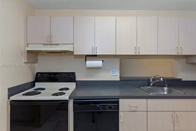 8760 SW 133rd Ave Rd #301, Miami, FL 33183 - Photo 7