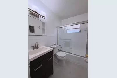 1077 SW 2nd St #2, Hallandale Beach, FL 33009 - Photo 9