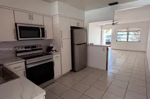 1077 SW 2nd St, Hallandale Beach, FL 33009 - Photo 7
