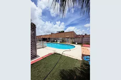 1077 SW 2nd St #2, Hallandale Beach, FL 33009 - Photo 3