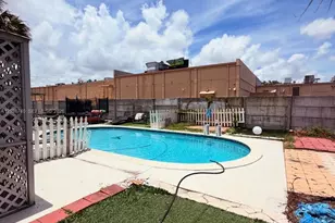 1077 SW 2nd St, Hallandale Beach, FL 33009 - Photo 3