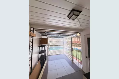 1077 SW 2nd St #2, Hallandale Beach, FL 33009 - Photo 13
