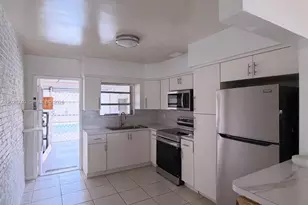 1077 SW 2nd St, Hallandale Beach, FL 33009 - Photo 5