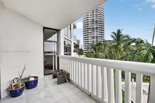 1000 Island Blvd, Aventura, FL 33160 - Photo 23