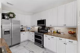 337 SW 188th Terrace, Pembroke Pines, FL 33029 - Photo 19