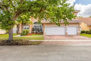 337 SW 188th Terrace, Pembroke Pines, FL 33029 - Photo 3