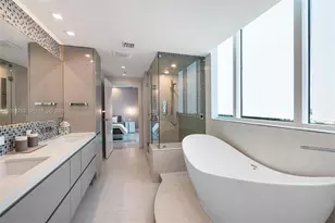 3801 Collins Ave, Miami Beach, FL 33140 - Photo 17
