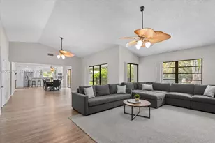1571 NW 20th St, Homestead, FL 33030 - Photo 13