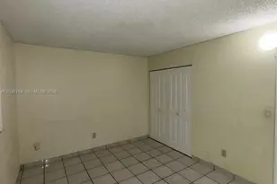 8625 NW 8th St, Miami, FL 33126 - Photo 19