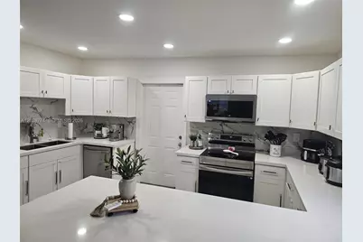 75 SW 18th Ave, Homestead, FL 33030 - Photo 7
