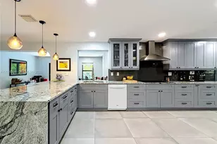 10460 NW 4th St, Plantation, FL 33324 - Photo 9