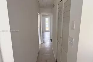 14310 NE 5th Pl, Miami, FL 33161 - Photo 5