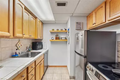800 West Ave #532, Miami Beach, FL 33139 - Photo 15
