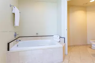 18001 Collins Ave, Sunny Isles Beach, FL 33160 - Photo 29
