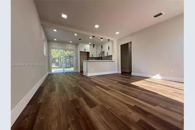 7821 NW 30th St, Davie, FL 33024 - Photo 29