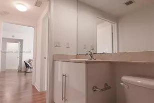 325 S Biscayne Blvd, Miami, FL 33131 - Photo 9