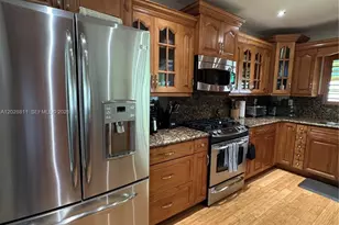 1030 NE 107th St, Miami Shores, FL 33161 - Photo 13