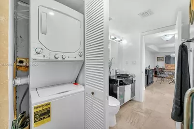 2000 Towerside Ter #908, Miami, FL 33138 - Photo 19