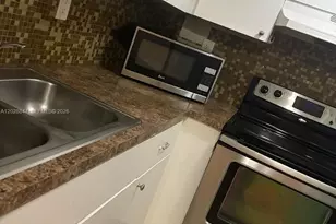 6675 W 4th Ave, Hialeah, FL 33012 - Photo 13
