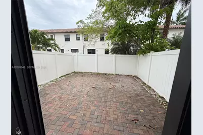 8923 W 35th Ave, Hialeah, FL 33018 - Photo 15