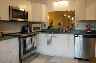 453 Lakeview Dr, Weston, FL 33326 - Photo 11